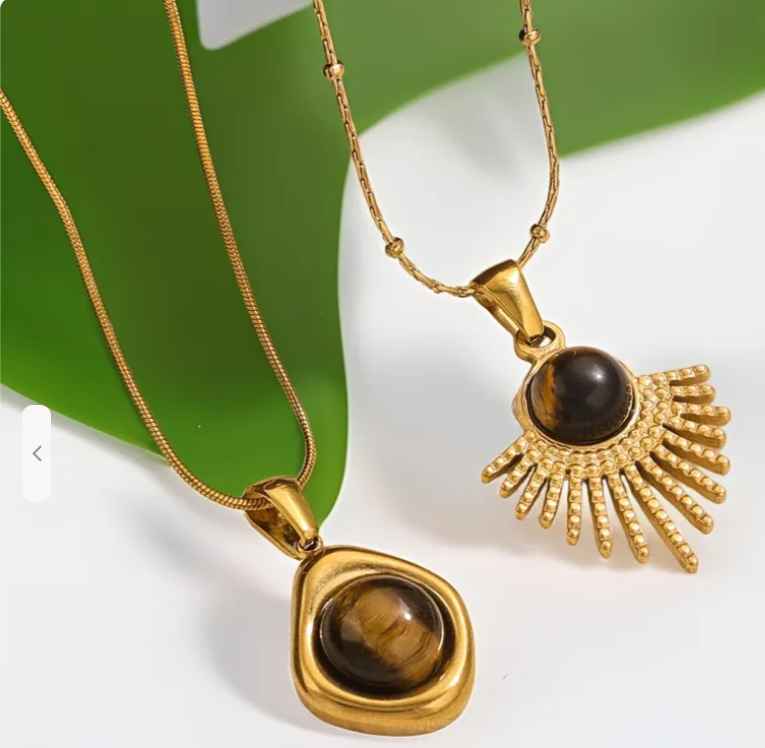 Collier avec pendentif Œil de Tigre Doré