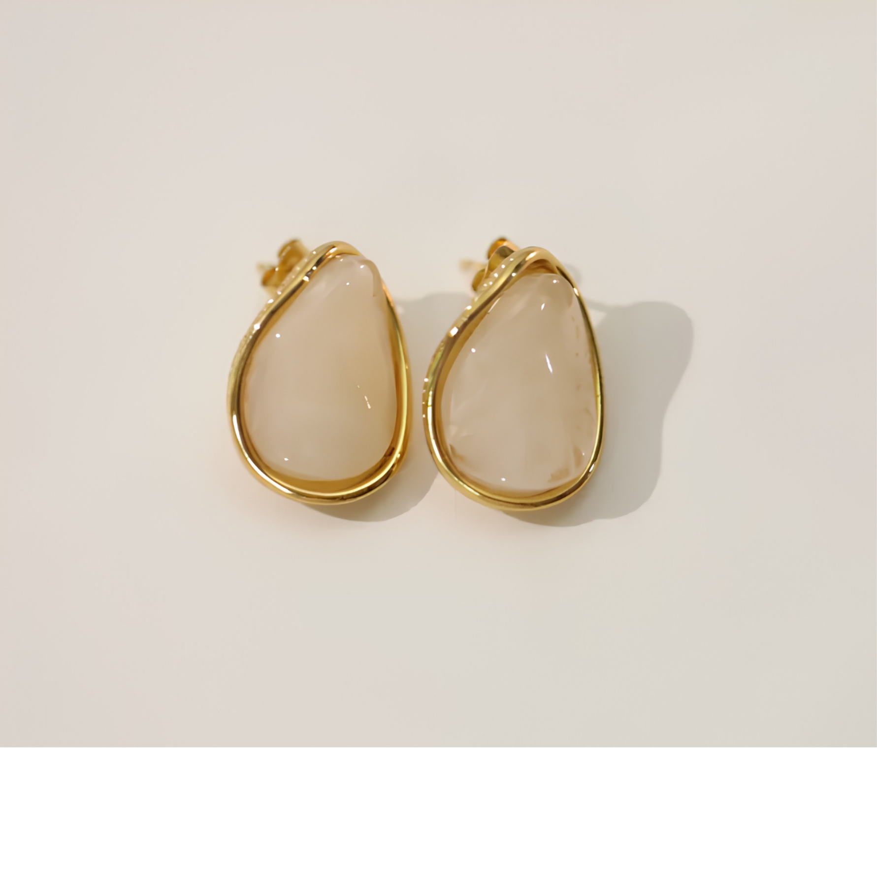 Boucles d'Oreilles Goutte Émaillée Dorée