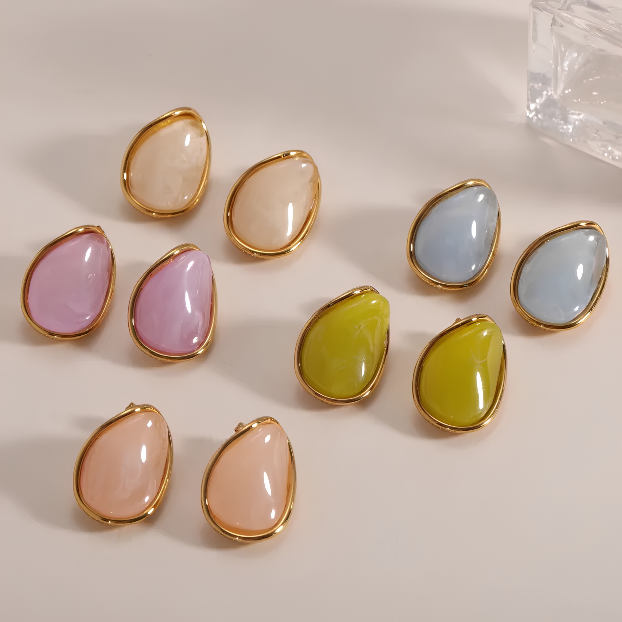 Boucles d'Oreilles Goutte Émaillée Dorée